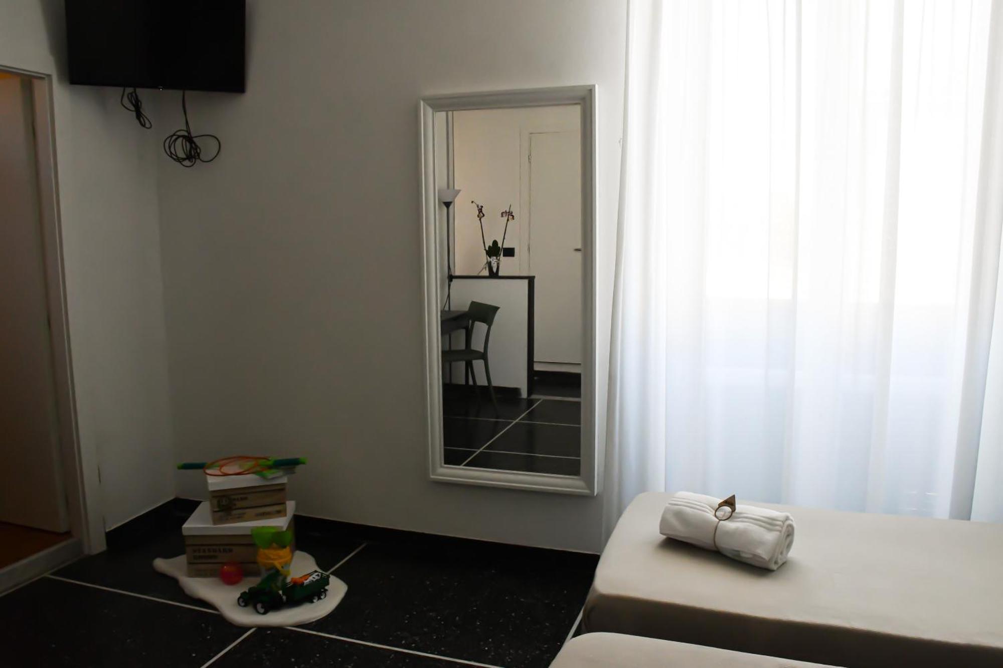 Hotel Le Palme ヴァラッツェ エクステリア 写真