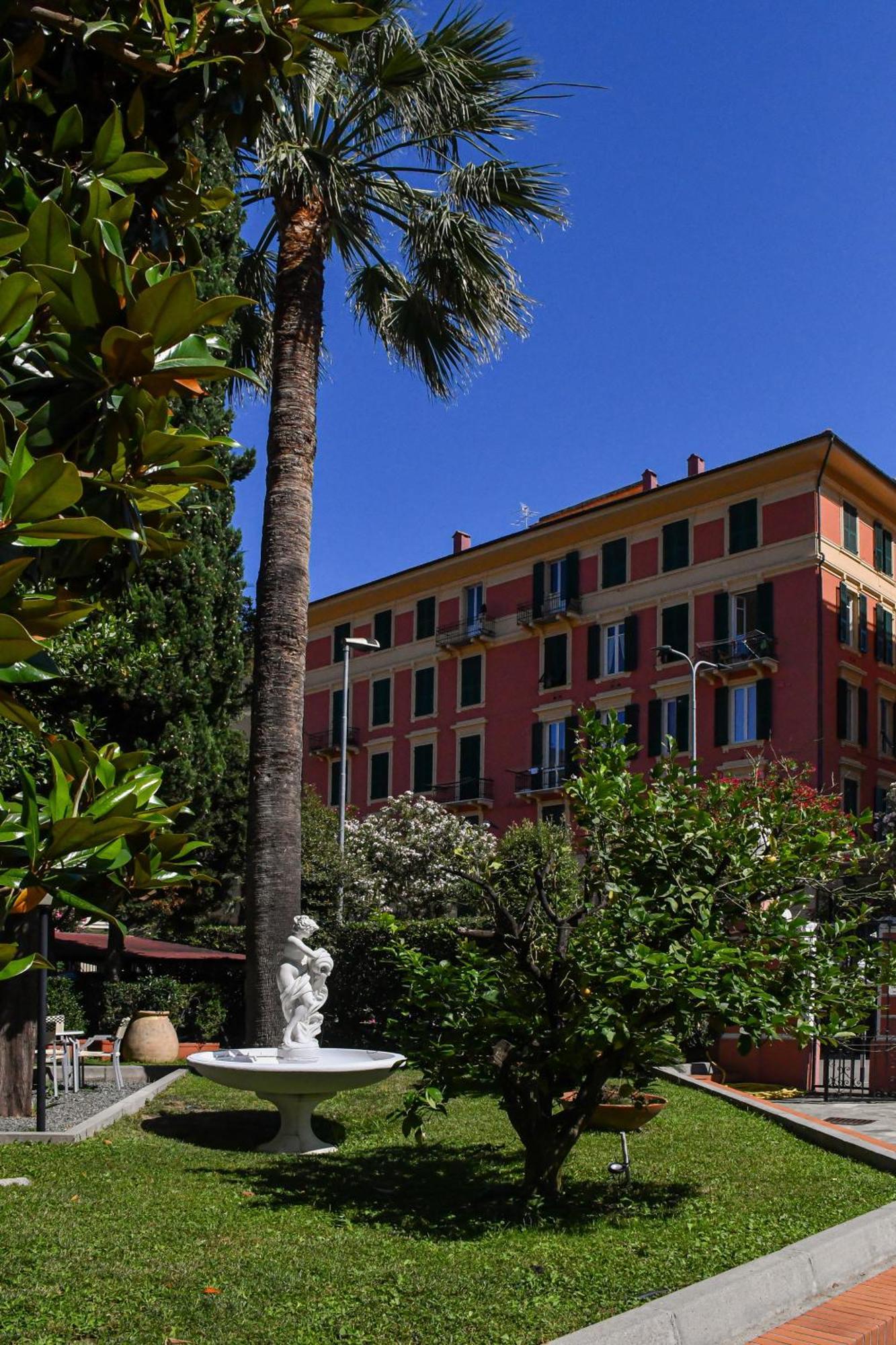 Hotel Le Palme ヴァラッツェ エクステリア 写真