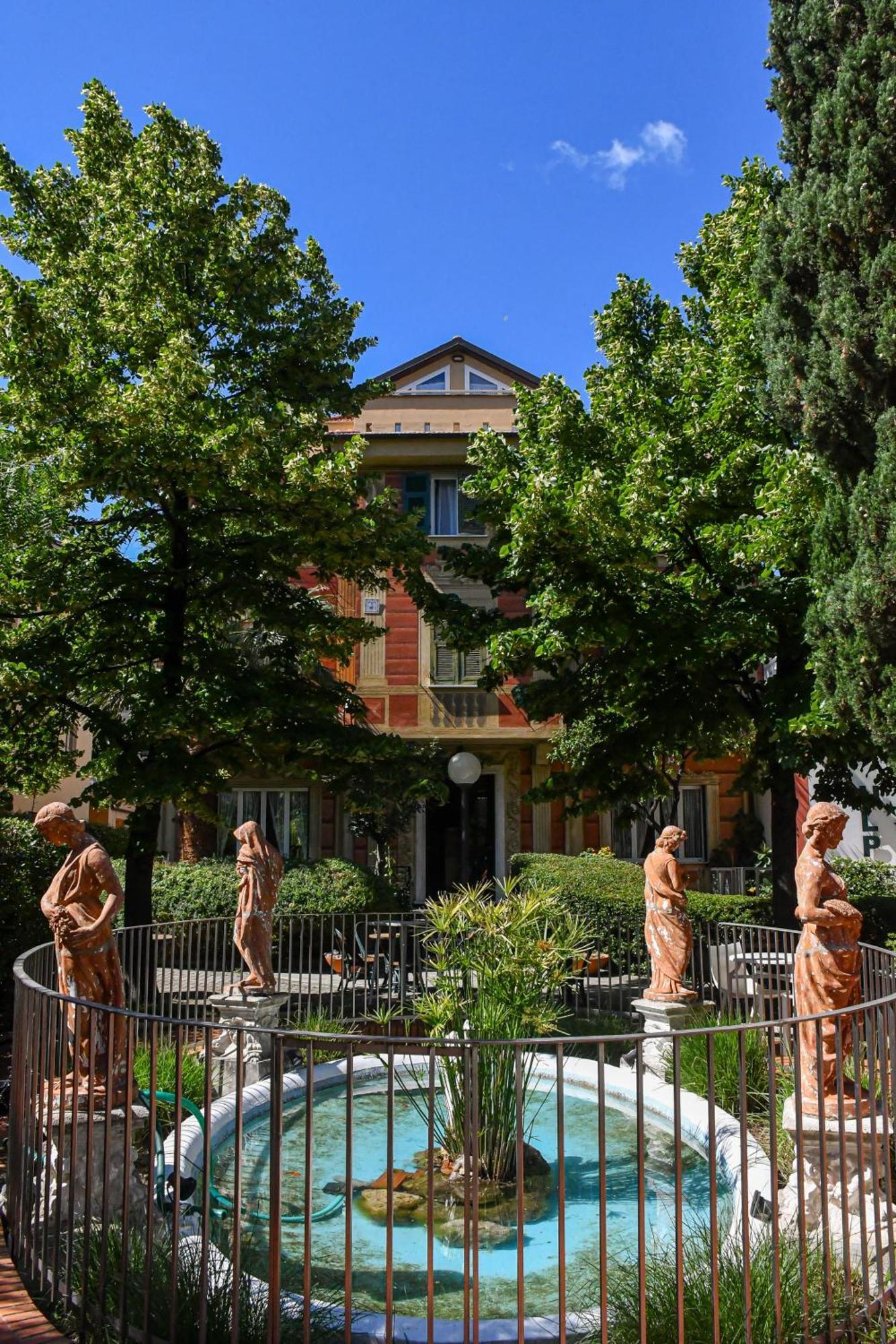 Hotel Le Palme ヴァラッツェ エクステリア 写真
