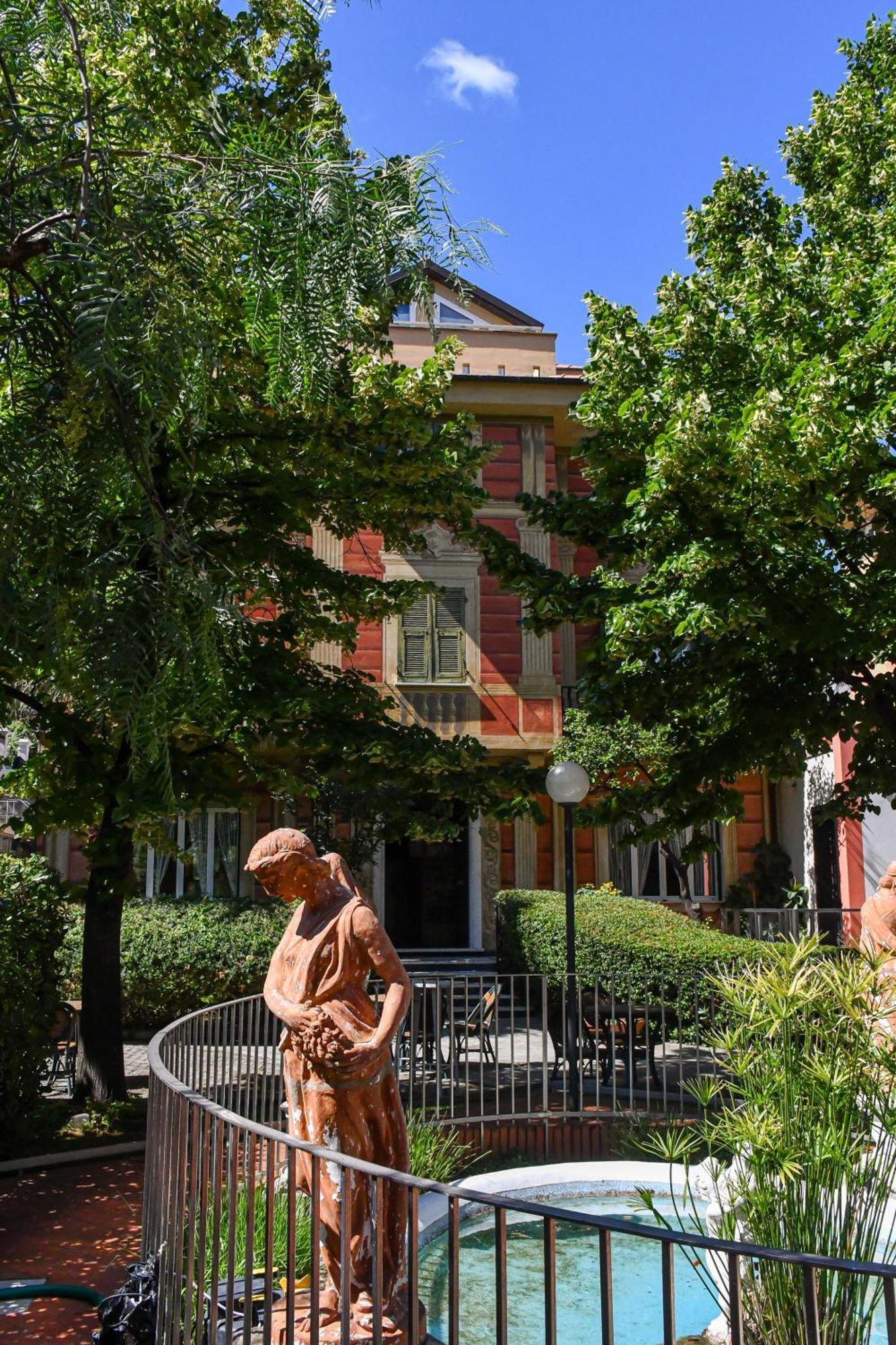 Hotel Le Palme ヴァラッツェ エクステリア 写真
