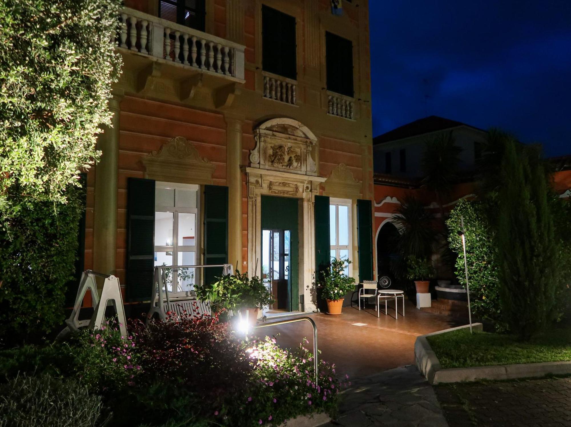 Hotel Le Palme ヴァラッツェ エクステリア 写真